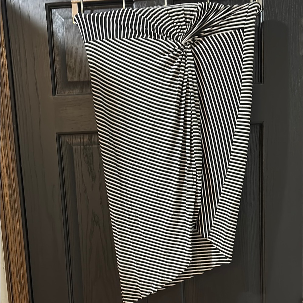 Socialite Black and White Midi Wrap Skirt